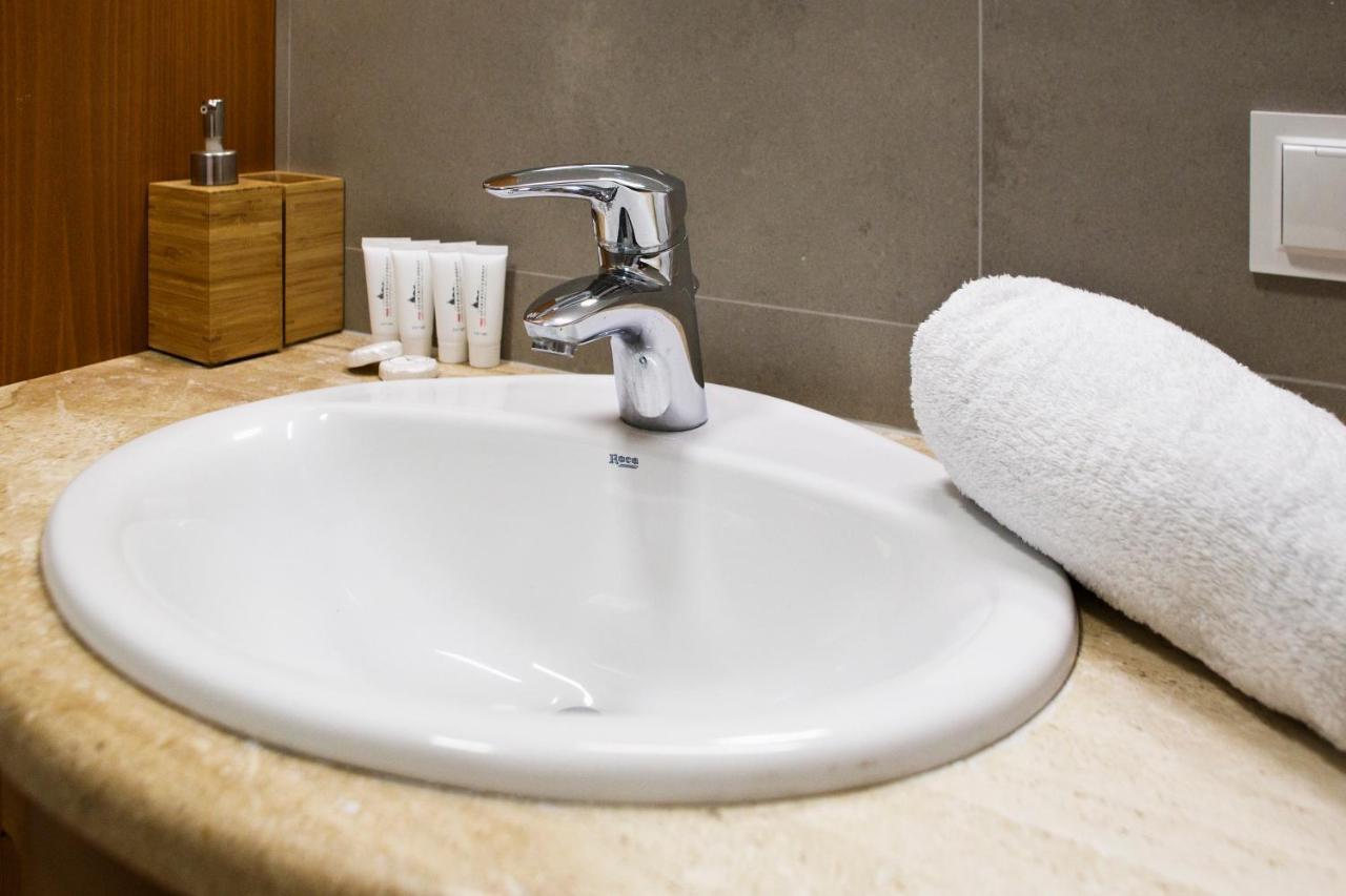 Cybernetyki 6B Serviced Accommodation Warschau Buitenkant foto